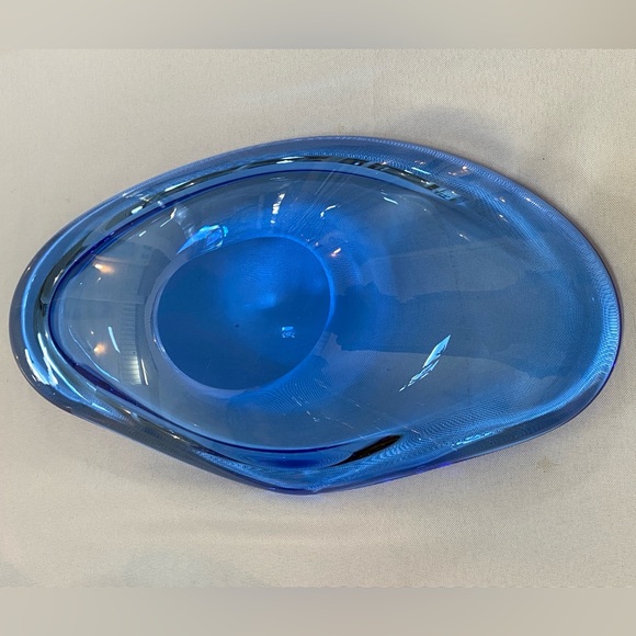 Vintage Oblong Art Handblown Blue Transparent Heavy Glass Bowl - Picture 4 of 6